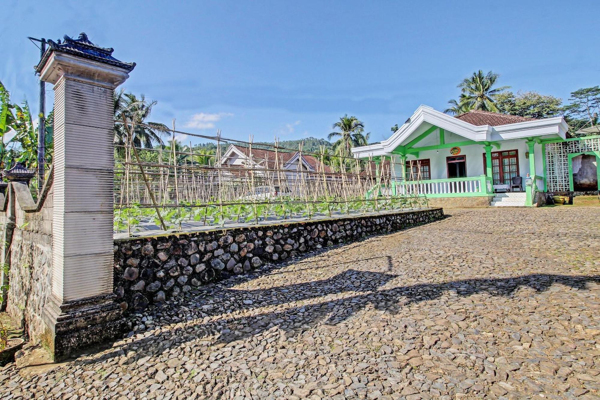 Spot On 91214 Desa Wisata Pandean Hotel Trenggalek ภายนอก รูปภาพ